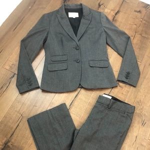 BANANA REPUBLIC Martin Fit Suit- Size 4- LIKE NEW!